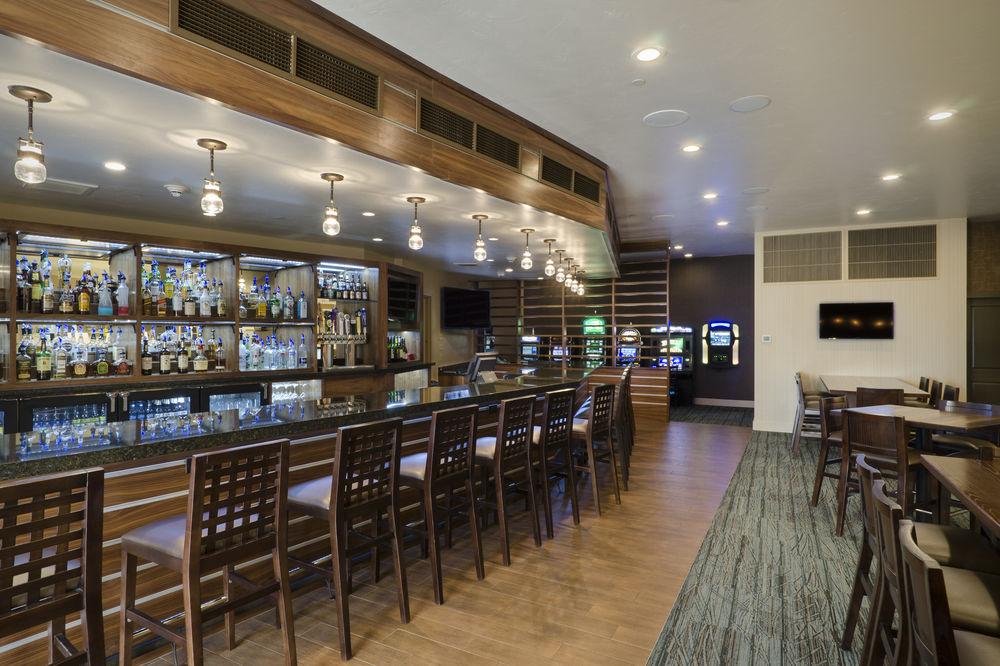Delta Hotels By Marriott Helena Colonial Экстерьер фото