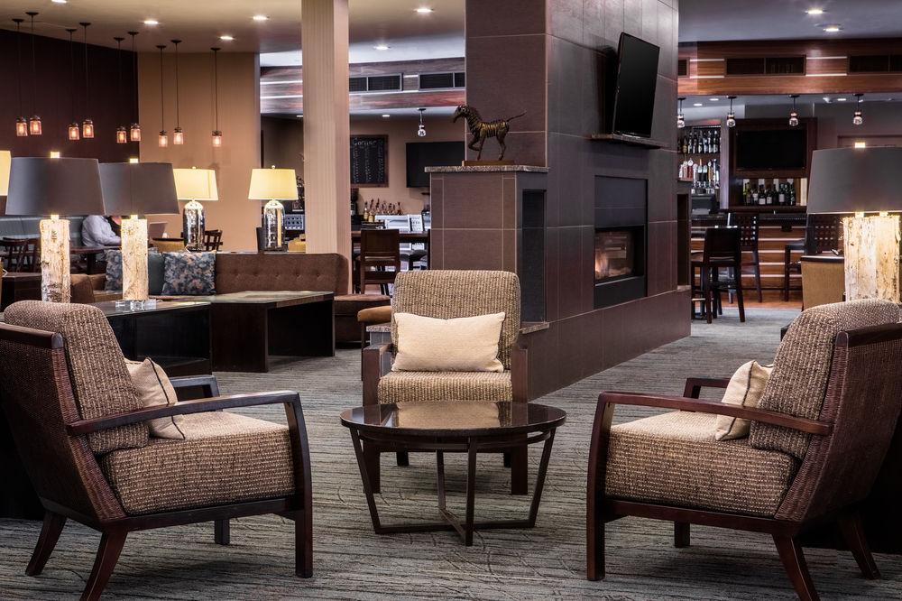 Delta Hotels By Marriott Helena Colonial Экстерьер фото