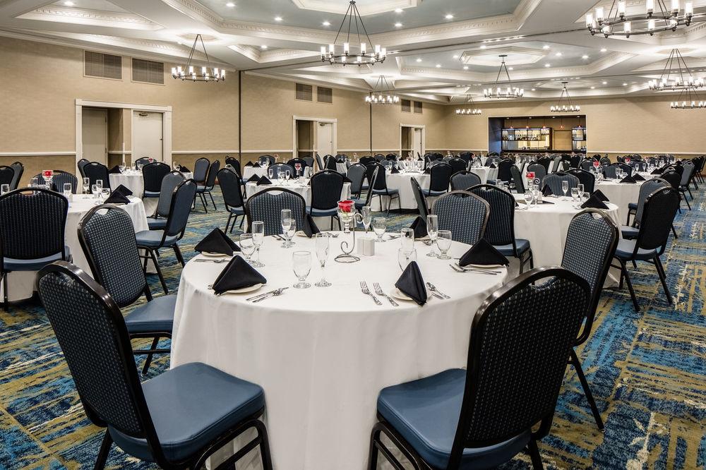 Delta Hotels By Marriott Helena Colonial Экстерьер фото