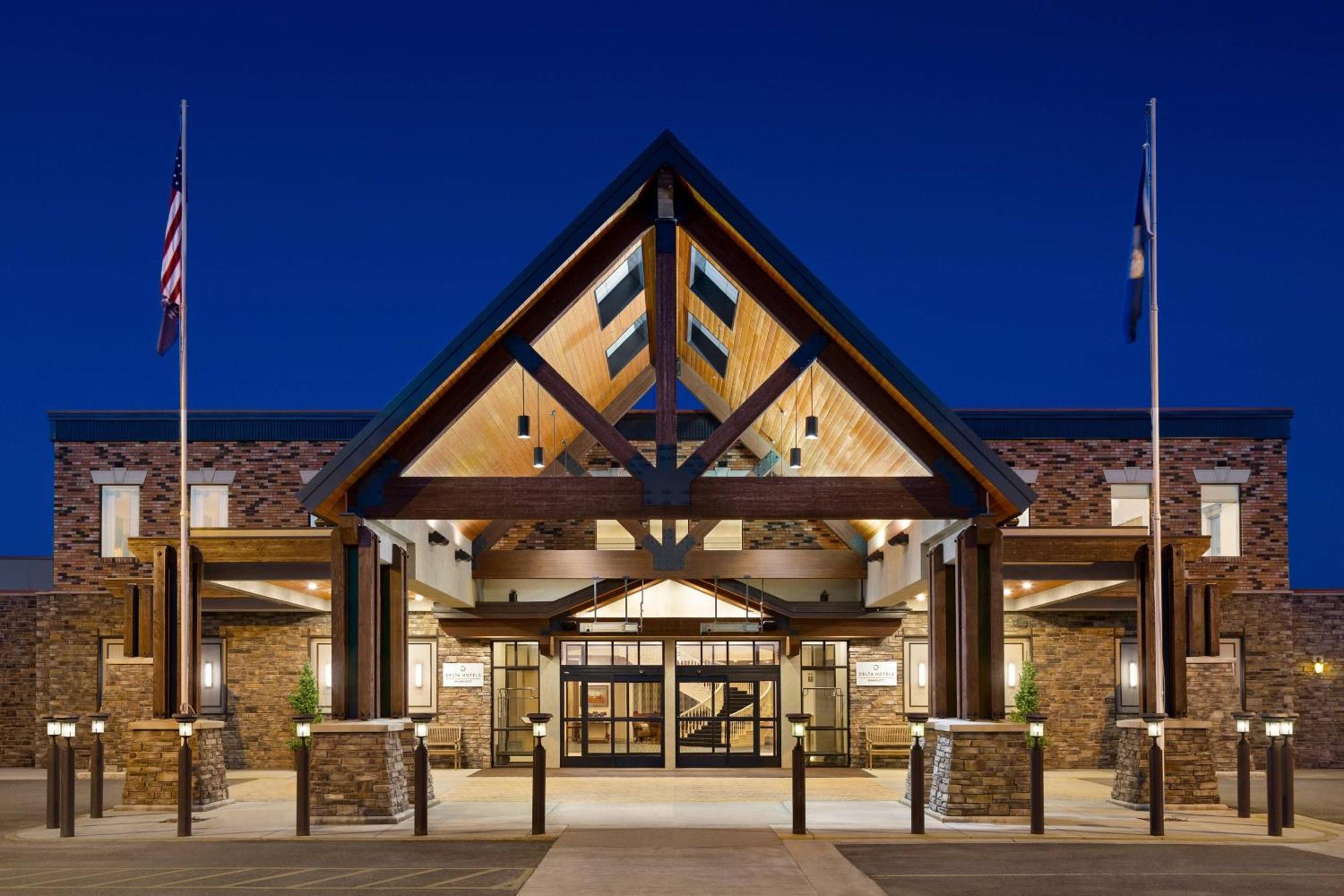 Delta Hotels By Marriott Helena Colonial Экстерьер фото