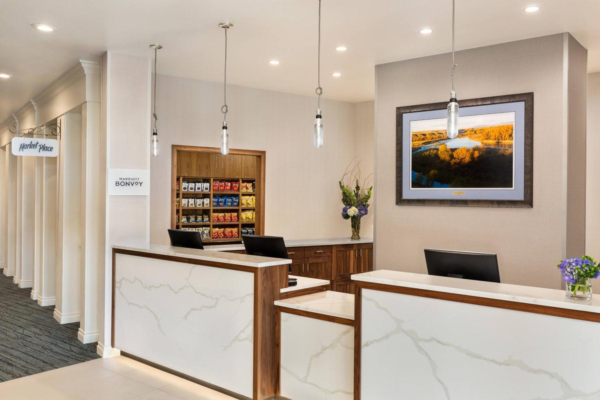 Delta Hotels By Marriott Helena Colonial Экстерьер фото