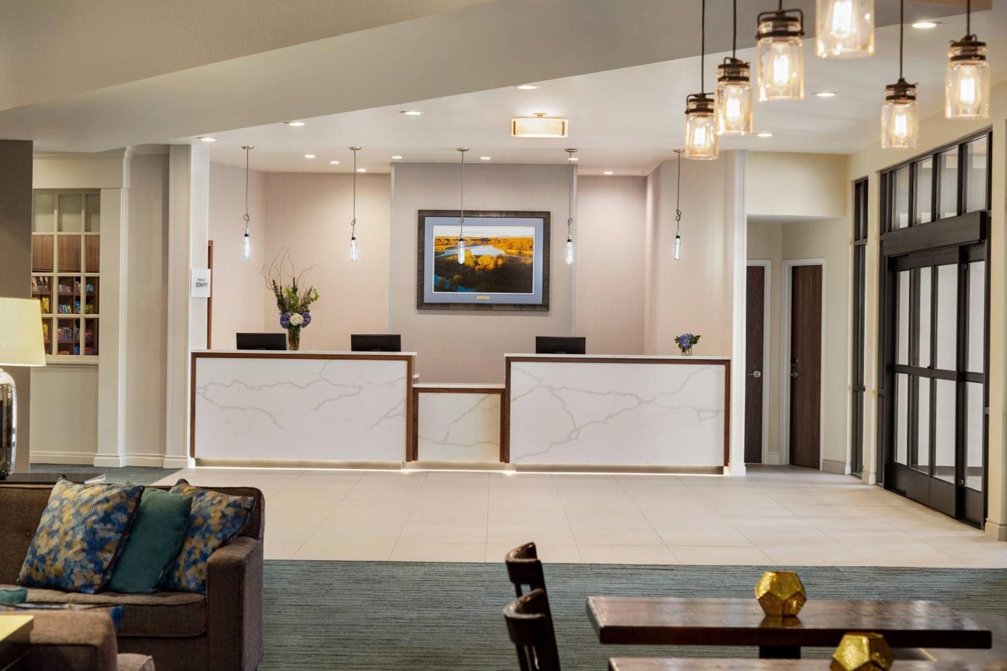 Delta Hotels By Marriott Helena Colonial Экстерьер фото