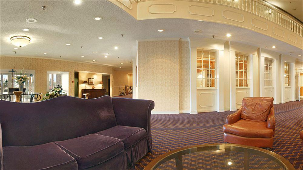 Delta Hotels By Marriott Helena Colonial Экстерьер фото